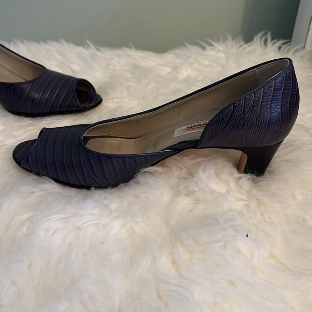 Talbots Pumps - Picture 2 of 6